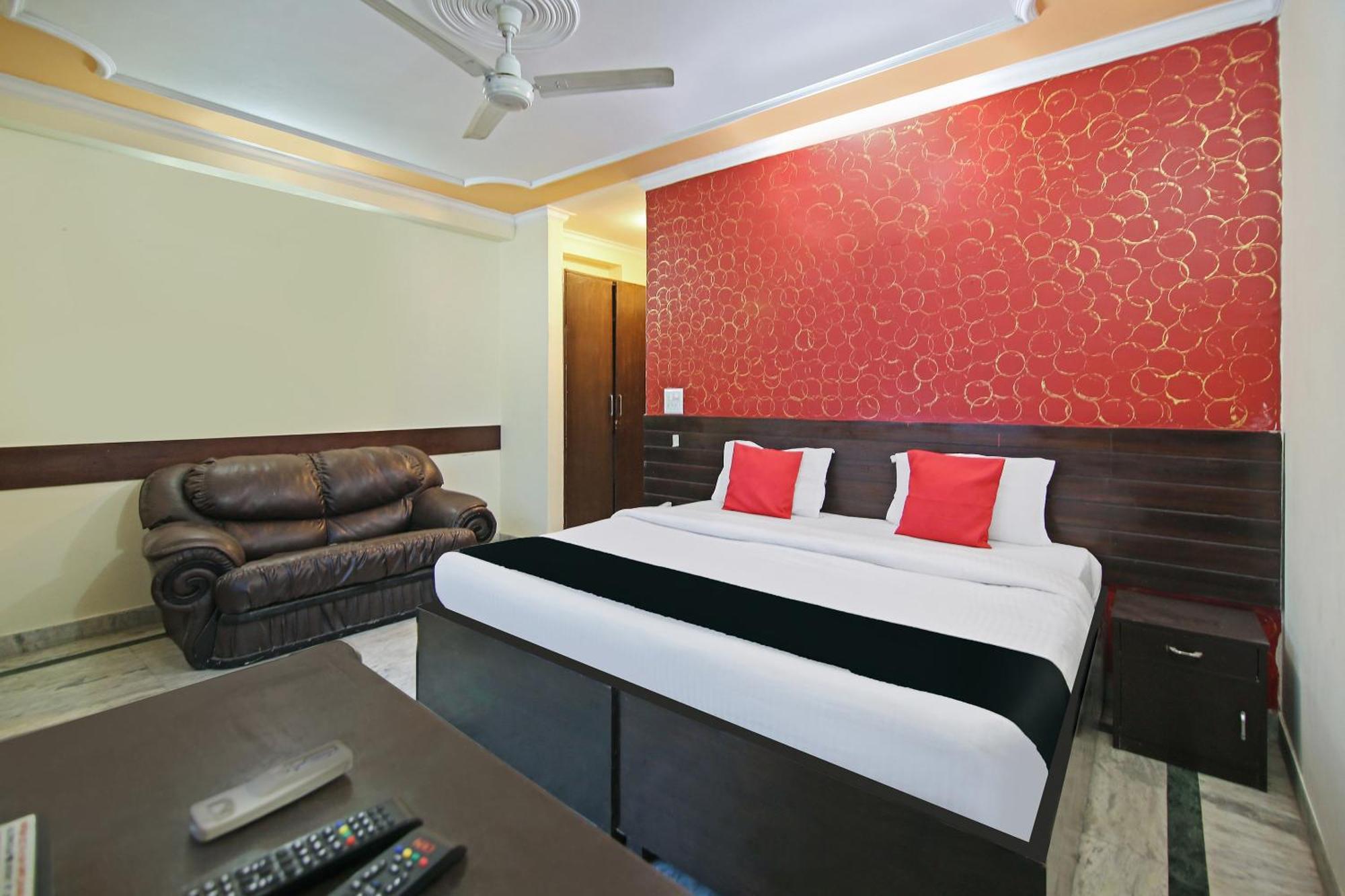 Capital O Tipsyy Near Aravali Biodiversity Park Гургаон Экстерьер фото
